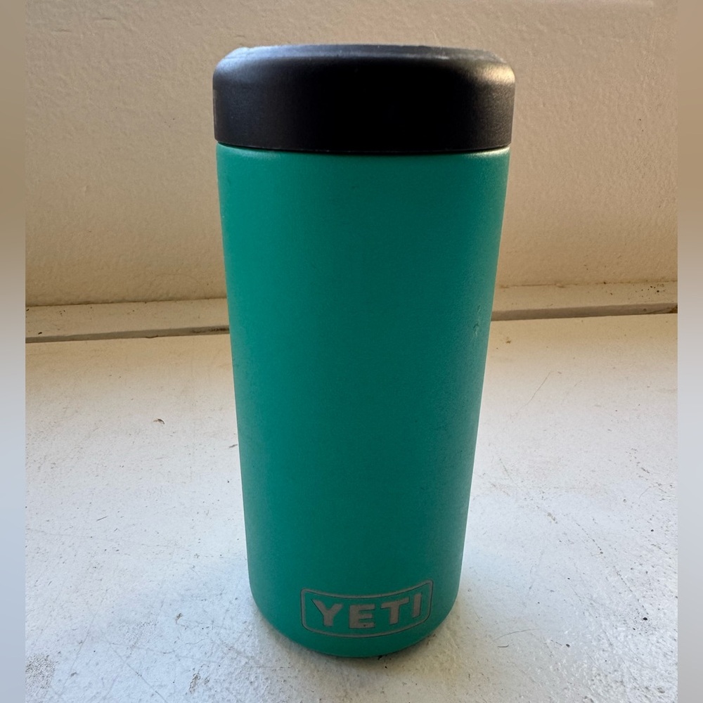 YETI rambler 12oz slim can insulator